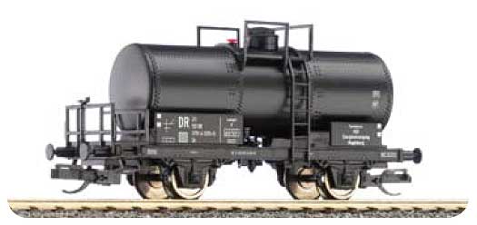 Tank car<br /><a href='images/pictures/Tillig/95819.jpg' target='_blank'>Full size image</a>